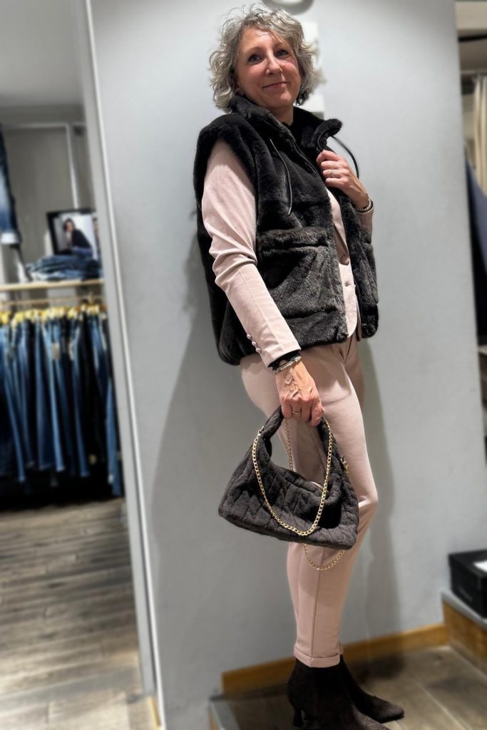 Komforthose in zartem Rosé – bequem und schick, Look von nara.